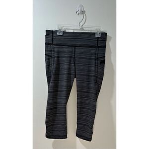 Lululemon women’s capri length gray leggings size 6. #35-0869